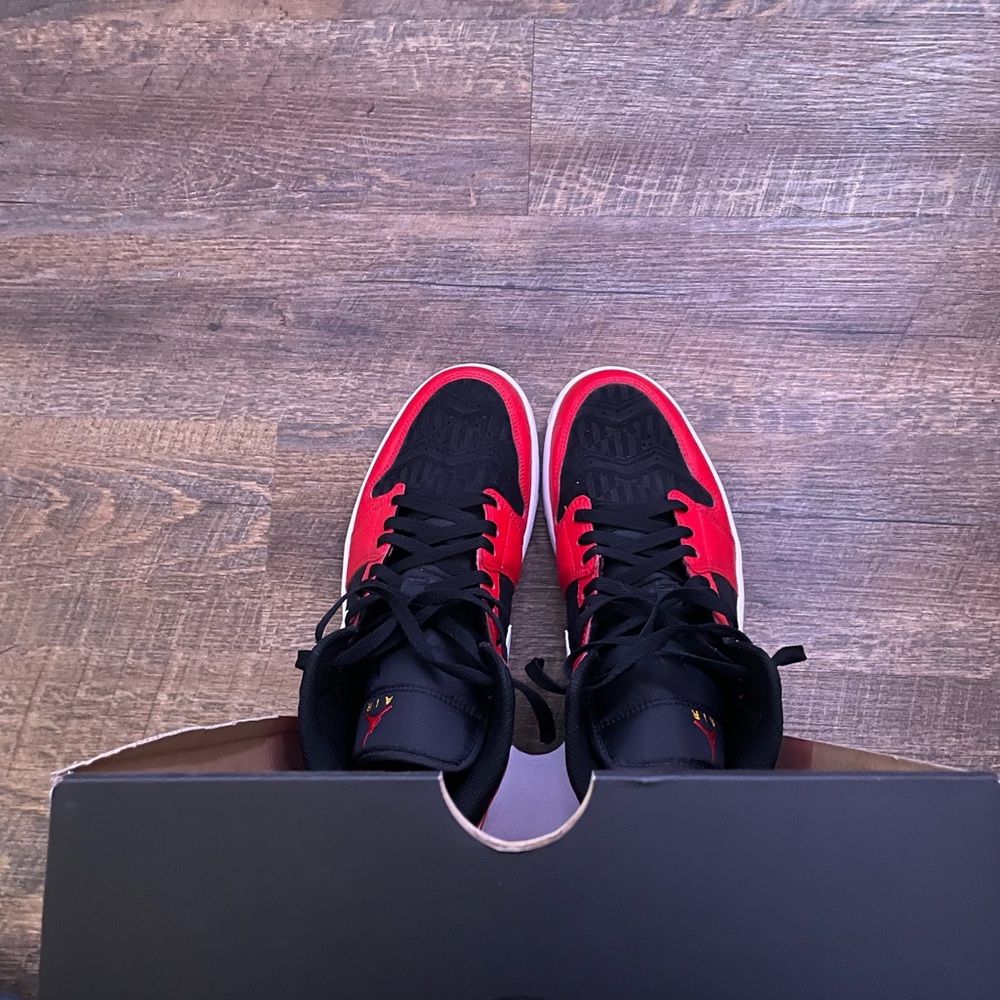 Air Jordan 1 mid